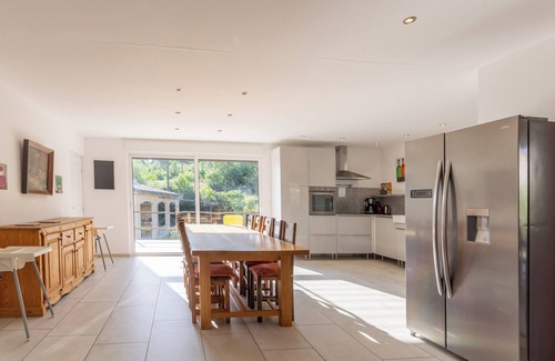 Les Salelles House | Holiday Home 'Luminières 2' with Mountain View, Wi-Fi and Air Conditioning