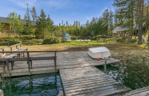Hiukkajoki House | Holiday Home Luonnonhelma