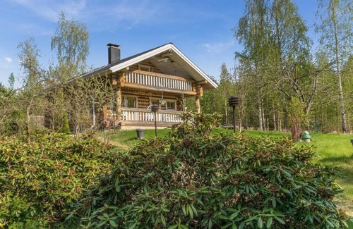 Hiukkajoki House | Holiday Home Luonnonhelma