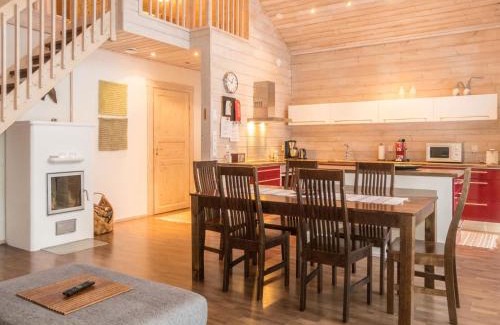 Lampivaara House | Holiday Home Luoston karpalo by Interhome