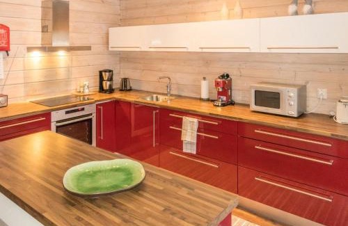Lampivaara House | Holiday Home Luoston karpalo by Interhome