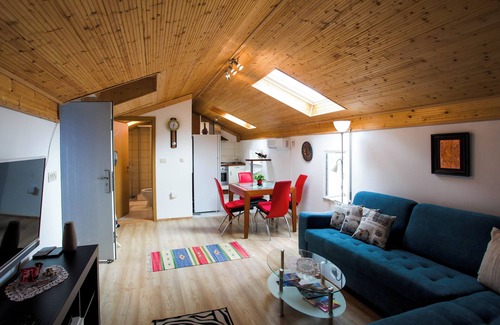 Obrs House | HOLIDAY HOME MIRJANA