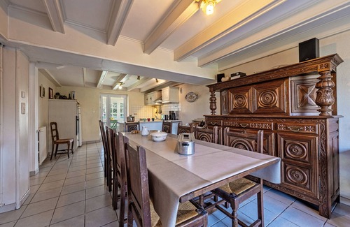 Morgat House | Holiday Home 'Maison 15pers 300m De La Plage' with Private Terrace, Private Garden and Wi-Fi
