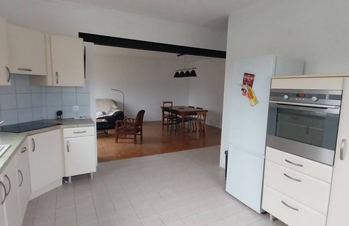 Penmarch House | Holiday Home 'Maison 8 Pers 1km De La Plage' with Private Garden and Wi-Fi
