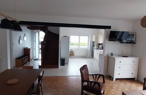 Penmarch House | Holiday Home 'Maison 8 Pers 1km De La Plage' with Private Garden and Wi-Fi