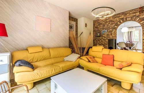 Plumergat House | Holiday Home Maison De Bréarec by Interhome