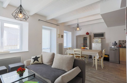 Pleubian House | Holiday Home 'Maison Du Sillon' with Private Terrace and Private Garden