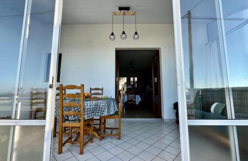 Tharon-Plage House | Holiday Home Maison Front de Mer by Interhome