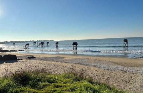 Tharon-Plage House | Holiday Home Maison Front de Mer by Interhome