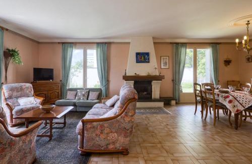 Vaux-sur-Mer House | Holiday Home Maison Pasteur by Interhome