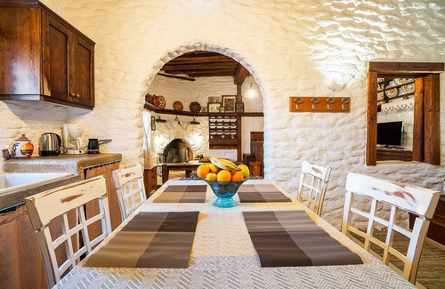 Embonas House | Holiday Home 'Mannas House' with Sea View, Wi-Fi and Air Conditioning