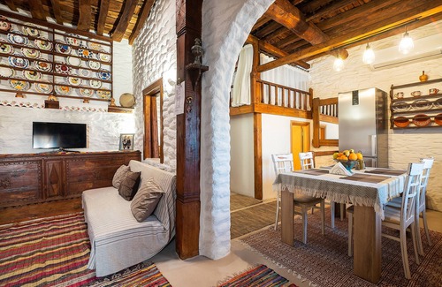 Embonas House | Holiday Home 'Mannas House' with Sea View, Wi-Fi and Air Conditioning