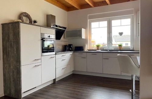Naumburg House | Holiday Home 'Marlen' with Private Terrace, Private Garden and Wi-Fi