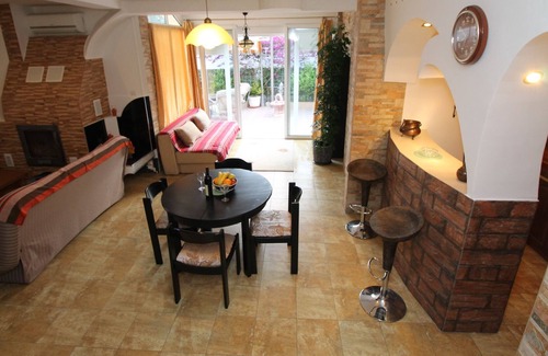 Podostrog House | Holiday Home Mendule