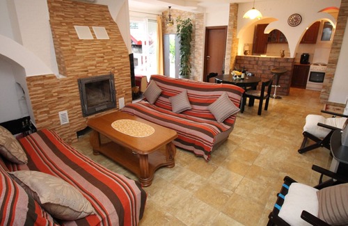 Podostrog House | Holiday Home Mendule