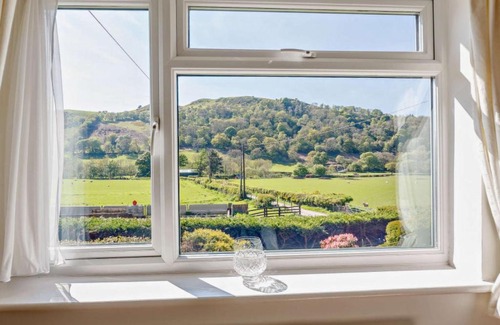 Gwynedd- Snowdonia House | Holiday Home Merddyn by Interhome