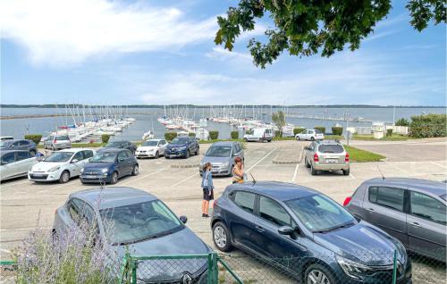 Mesnil-Saint-Pere House | Holiday Home Mesnil St Pere Cottages De Port