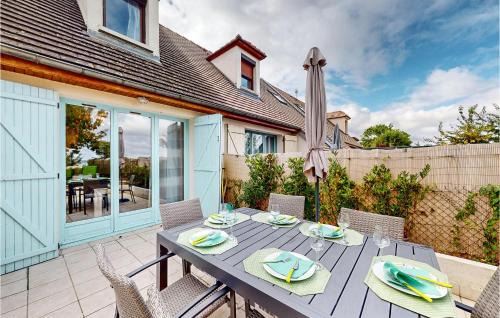 Mesnil-Saint-Pere House | Holiday Home Mesnil St Pere Cottages De Port