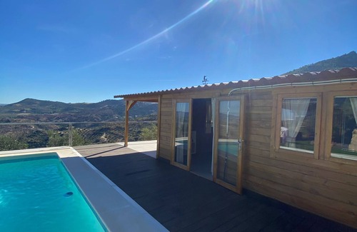 El Gastor House | Holiday Home 'Miralvalle' with Mountain View, Wi-Fi and Air Conditioning