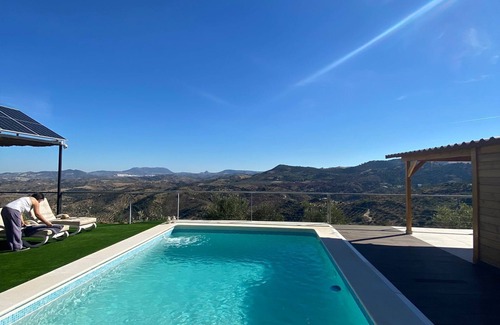 El Gastor House | Holiday Home 'Miralvalle' with Mountain View, Wi-Fi and Air Conditioning