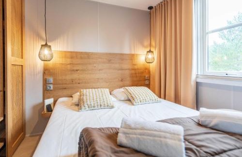 Prunieres House | Holiday Home Mobilhome Luxe 4 personnes 2 chambres by Interhome