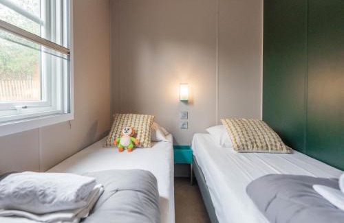 Prunieres House | Holiday Home Mobilhome Luxe 4 personnes 2 chambres by Interhome