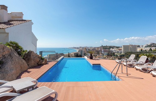Torreblanca House | Holiday Home 'Modern Townhouse with Stunning View' with Sea View, Wi-Fi and Air Conditioning