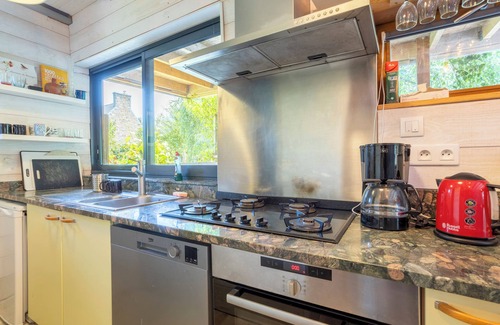 Fouesnant House | Holiday Home 'Mousterlin Cottage 4pers 200m Plage' with Private Terrace Garden and Wi-Fi