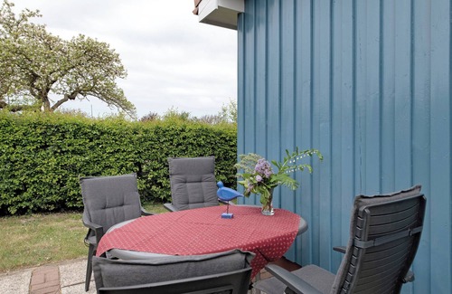 Meschendorf House | Holiday home "Möve ABA Bungalow 67" with private terrace and WLAN