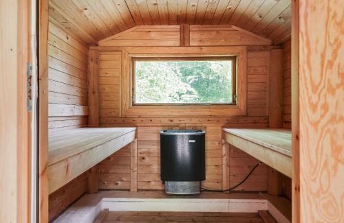 Asarum House | Holiday Home Munkhalla Utsikten by Interhome