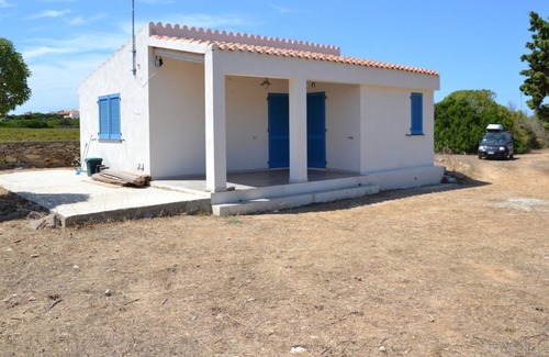 Carloforte House | Holiday Home Napoleone with Garden & Wi-Fi