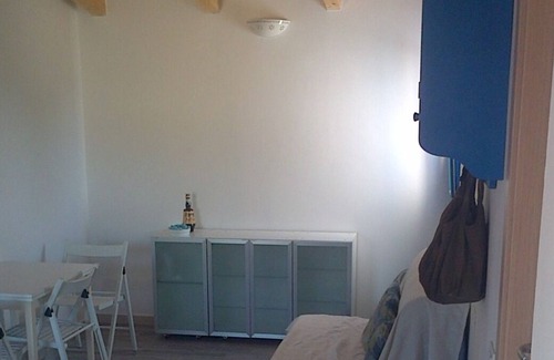 Carloforte House | Holiday Home Napoleone with Garden & Wi-Fi
