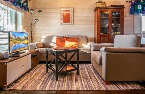Rautalampi House | Holiday Home Naurisniemi by Interhome