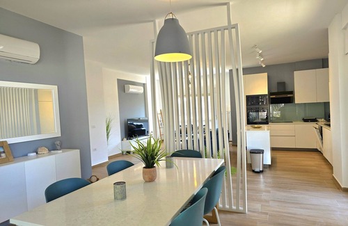 Ishem Apartment | Holiday Home near Il Gambero Beach