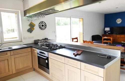 Givonne House | Holiday Home near Lake and Leisure in Bannet