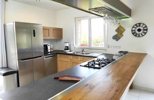 Givonne House | Holiday Home near Lake and Leisure in Bannet