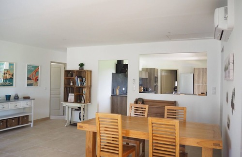 Domazan House | Holiday Home near Pont du Gard & Vineyards