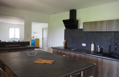 Domazan House | Holiday Home near Pont du Gard & Vineyards