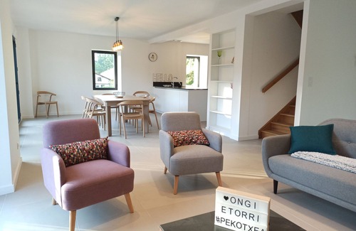 Uhart-Cize House | holiday home near St Jean Pied De Port