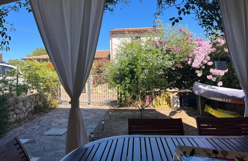 San Teodoro House | Holiday Home 'Nuragheddu' with Private Terrace, Private Garden and Air Conditioning
