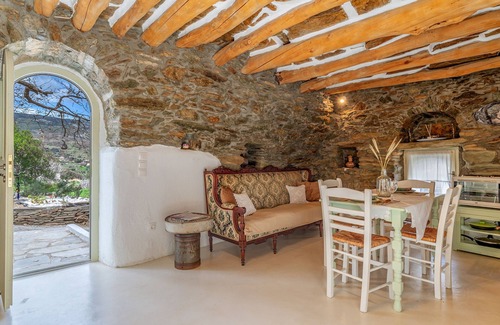 Andros Town House | Holiday Home 'Oak Farm Traditional Guesthouse' with Sea View, Private Terrace and Wi-Fi