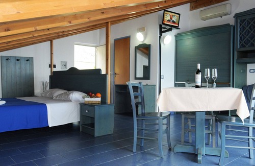 Province of Messina House | Holiday Home 'Oasi Azzurra - Monolocale Standard Plus' with Sea View