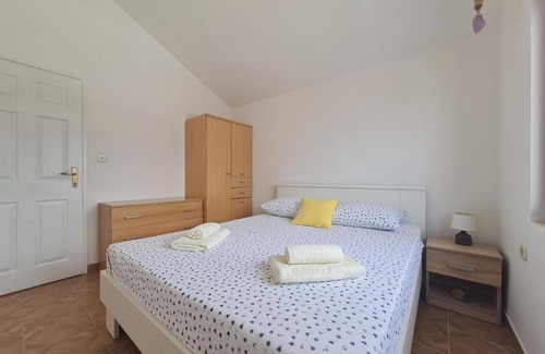 Krusevo House | Holiday home Oma