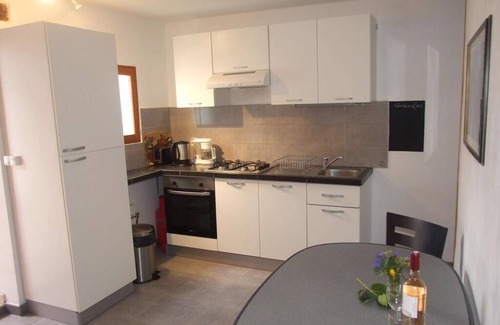 Arles House | Holiday home on a quiet, shady, private property