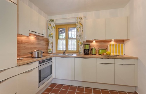 Maishofen Apartment | Holiday home on ground floor, 86 sqm, 2-8 pers., no stairs, pets, internet