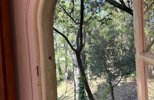 Bonnieux House | Holiday Home 'Orangerie' with Mountain View, Shared Terrace and Wi-Fi