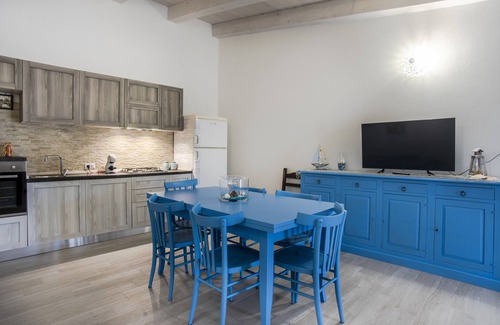 Sant'Anna Arresi House | Holiday Home 'Prima Luce' with Terrace & Wi-Fi
