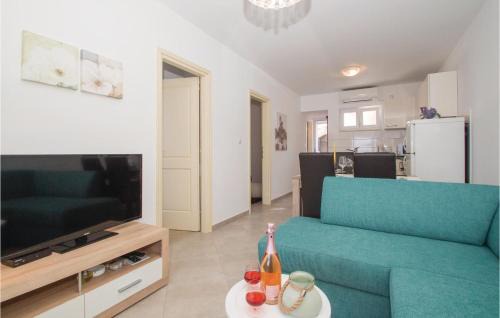 Orebic House | Holiday Home Peljesac-Dingac-Potocine With Outdoor Pool