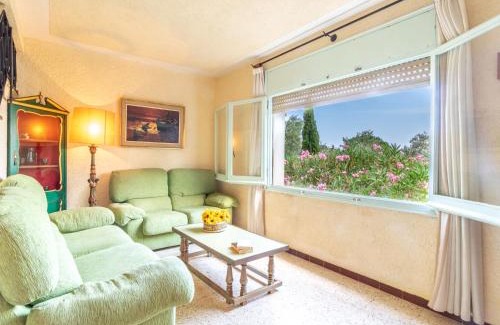 El Mas Fumats House | Holiday Home People I by Interhome
