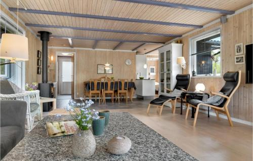 Oster Somarken House | Holiday Home Perikumvej Aakirkeby I